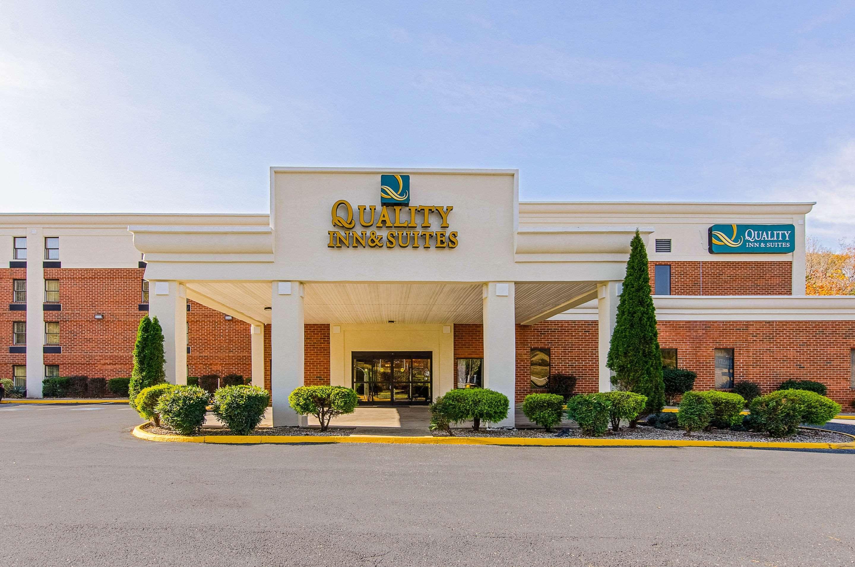 Quality Inn & Suites Lexington Near I-64 And I-81 Timber Ridge Exterior photo