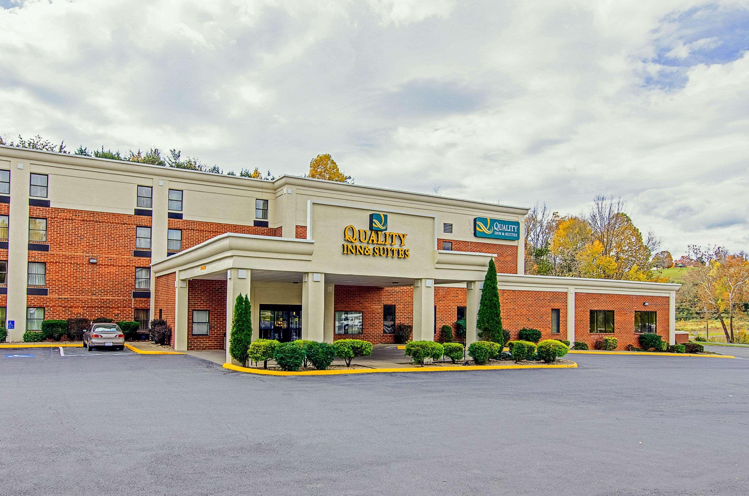 Quality Inn & Suites Lexington Near I-64 And I-81 Timber Ridge Exterior photo