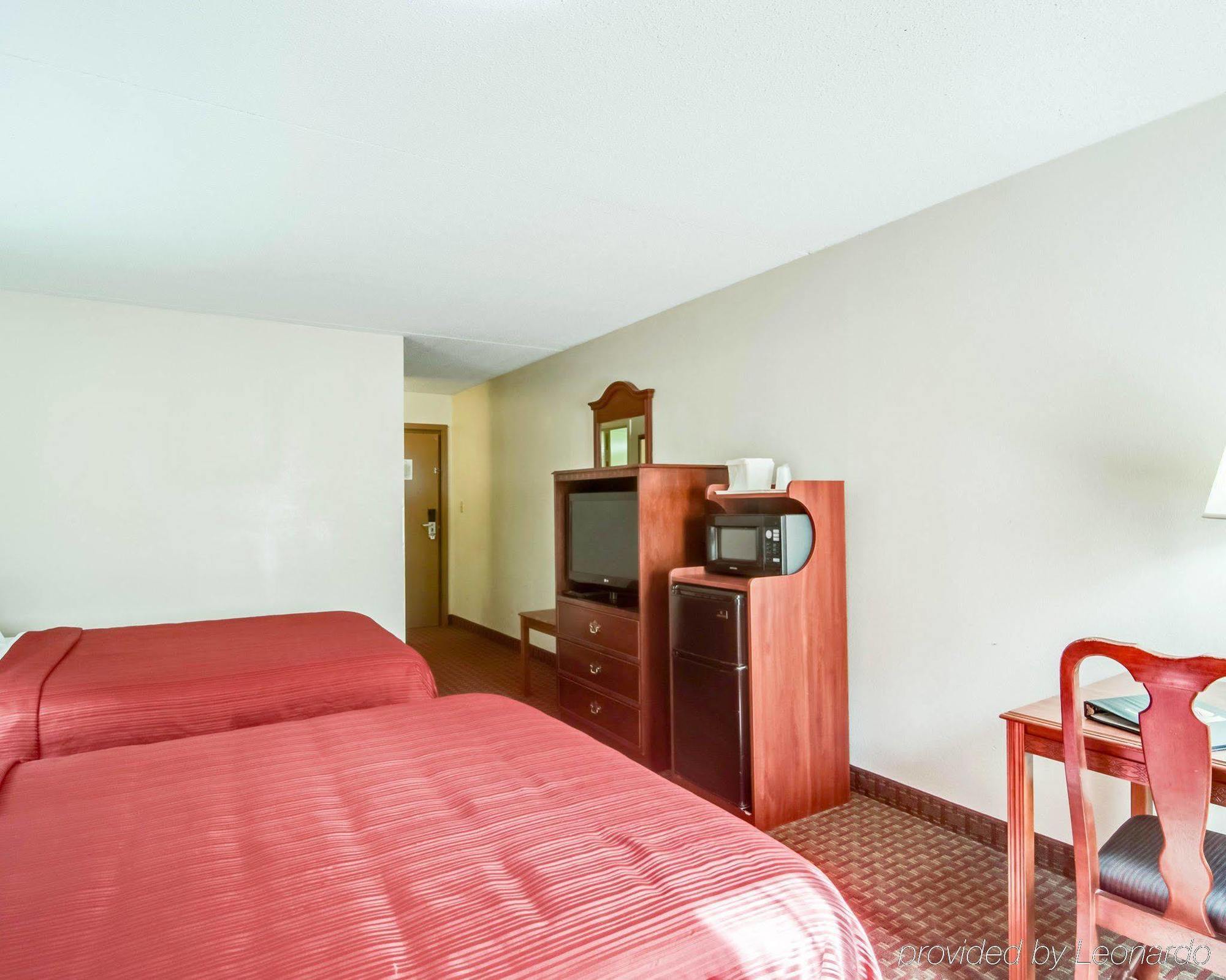 Quality Inn & Suites Lexington Near I-64 And I-81 Timber Ridge Exterior photo